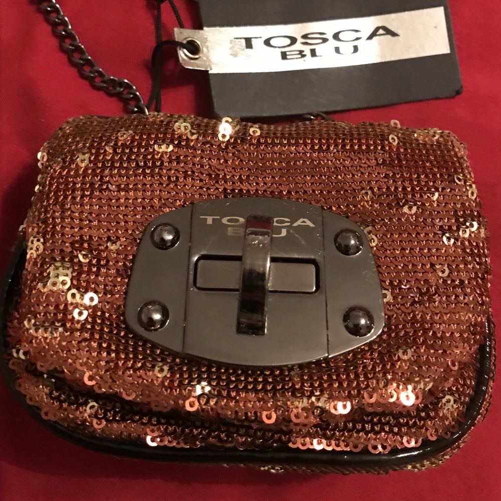NWT. TOSCA BLU BEAUTIFUL LITTLE SEQUINED BAG
